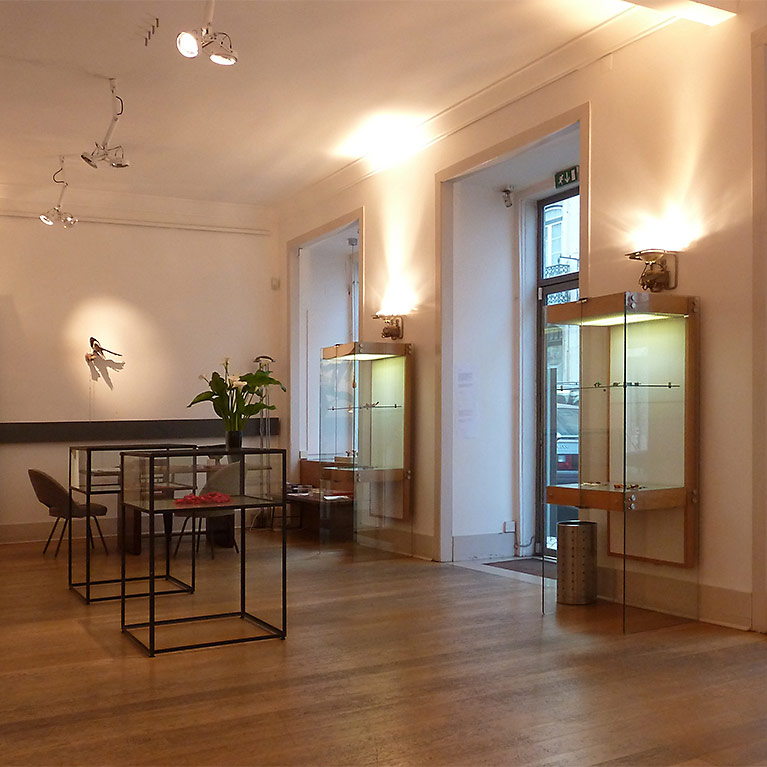 See REVERSO GALLERY